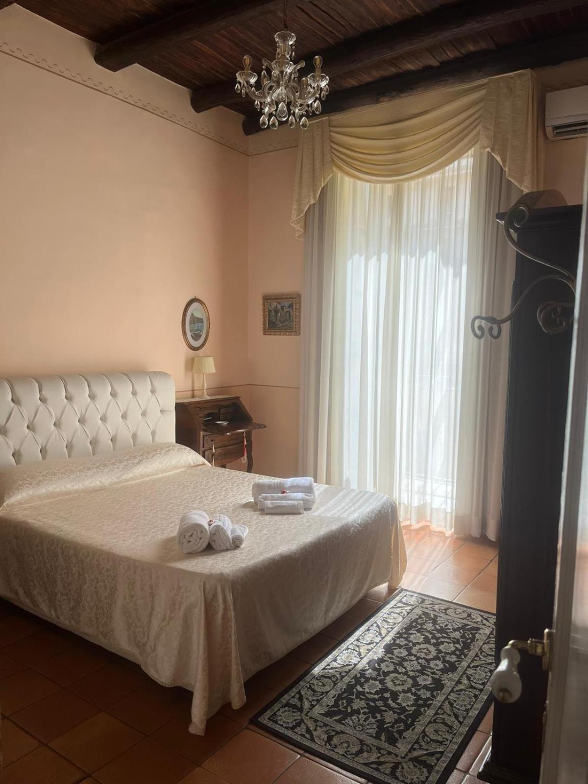 Maison Barriera - Luxury Suites - Salerno City Center Exterior foto